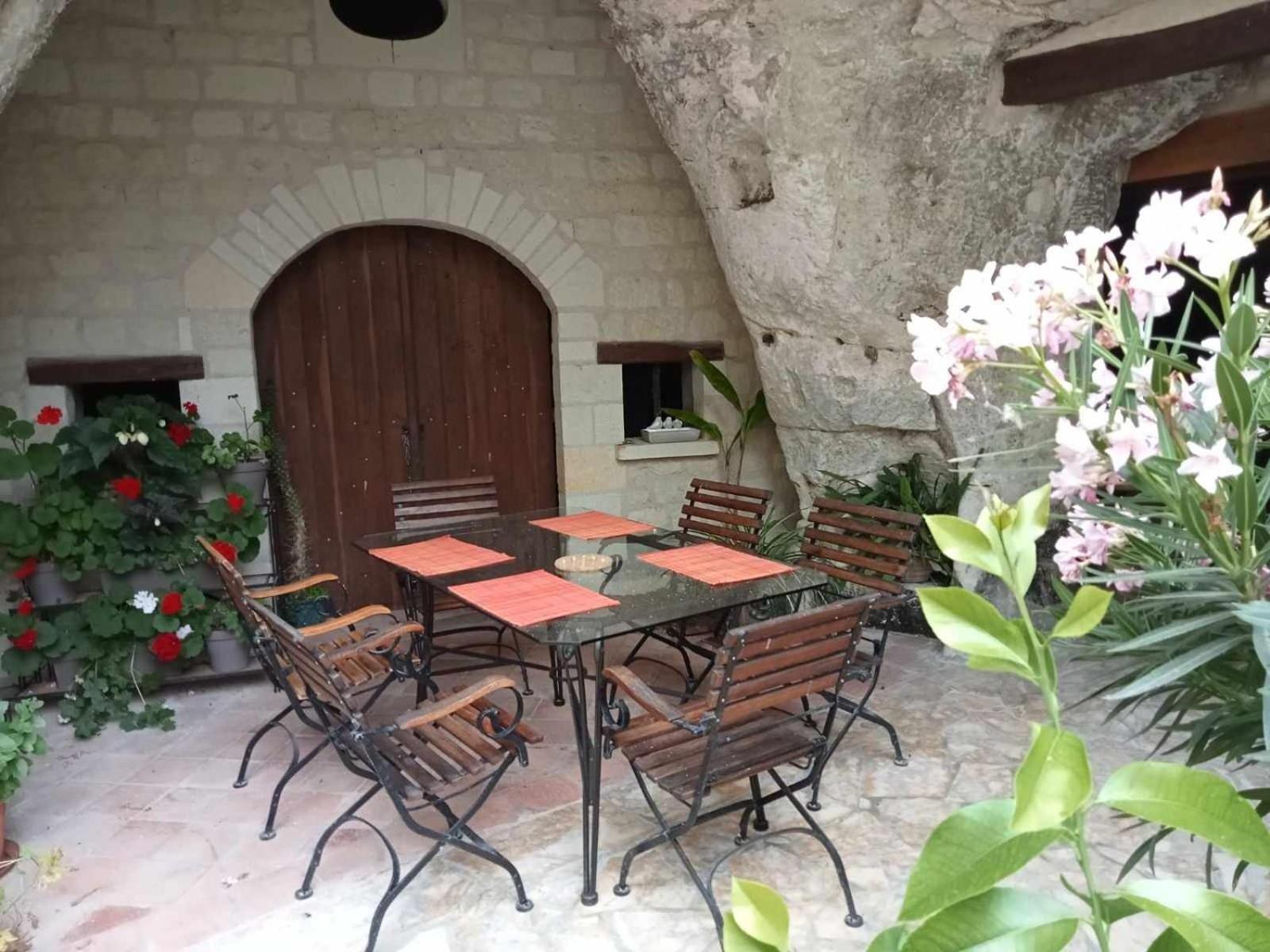 Esprit Troglo Villa Beaumont-en-Véron Exteriör bild