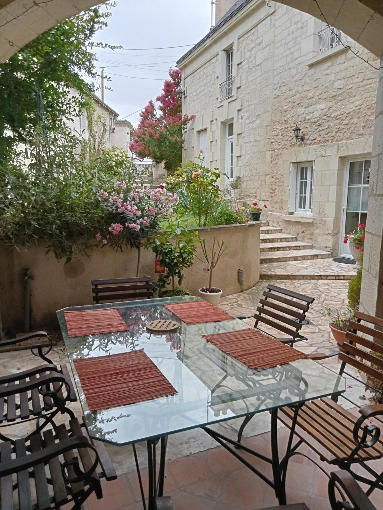 Esprit Troglo Villa Beaumont-en-Véron Exteriör bild